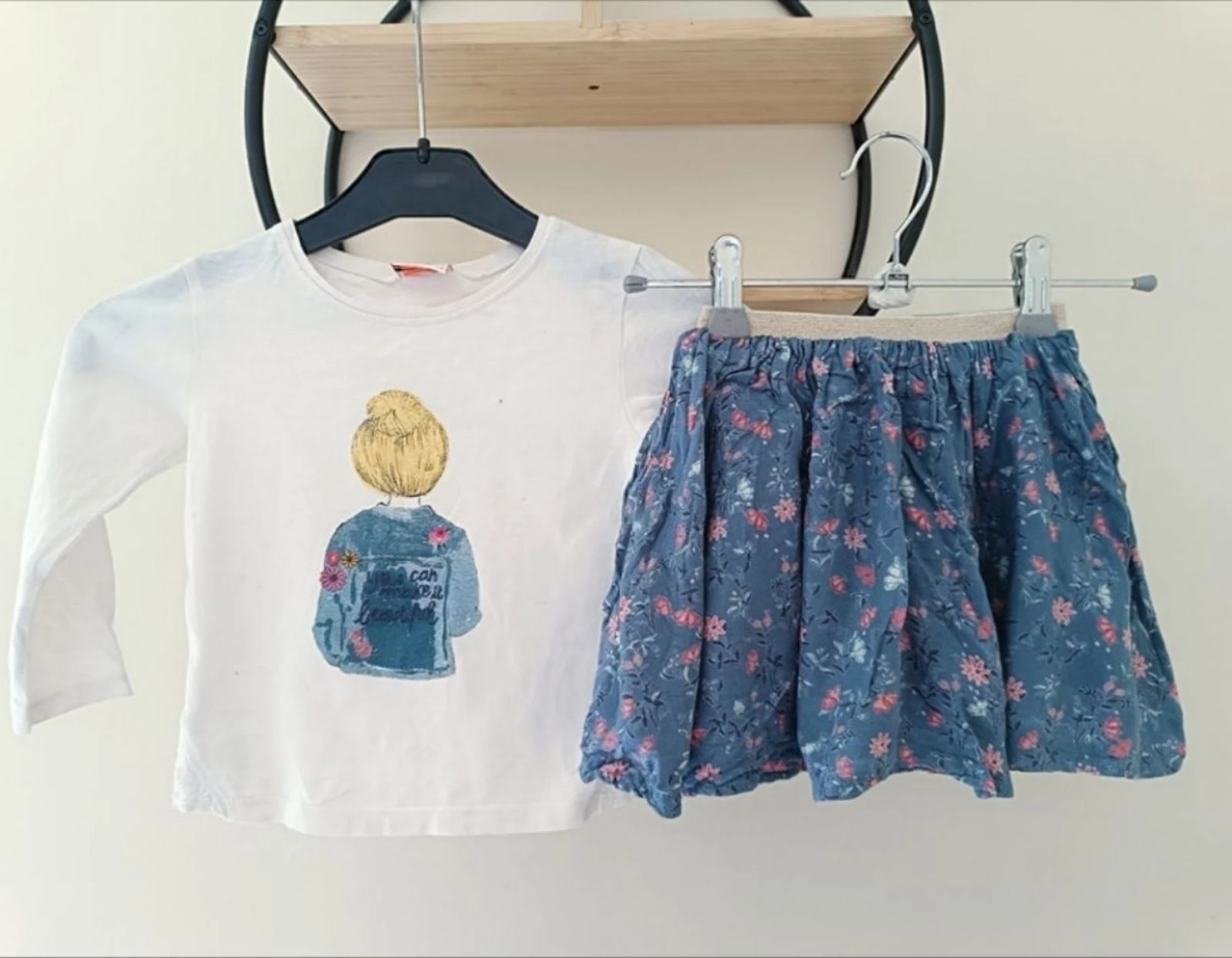 23 mois 2 ans ensemble tape a l'oeil teeshirt et jupe